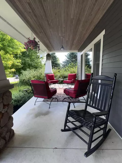 1504 4th St NE, Willmar, MN 56201 photo 3