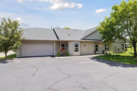 700 Leroy Ln #3, River Falls, WI 54022