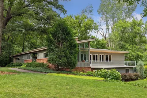 13538 Wentworth Trl, Minnetonka, MN 55305