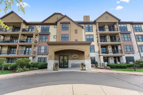 1320 Riverside Ln #303, Mendota Heights, MN 55118