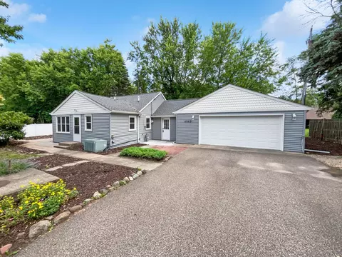 6043 17th St N, Oakdale, MN 55128