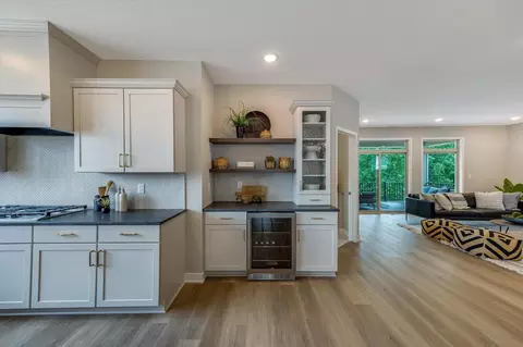 17795 Ellsworth Dr, Lakeville, MN 55044