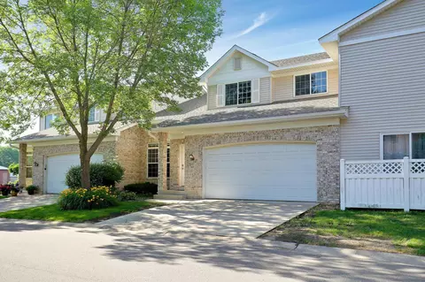 9633 Belmont Ln, Eden Prairie, MN 55347
