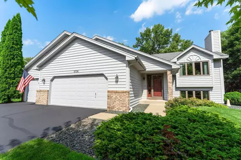 3726 Wescott Hills Dr, Eagan, MN 55123