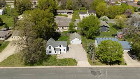 812 E Main St, Dodge Center, MN 55927