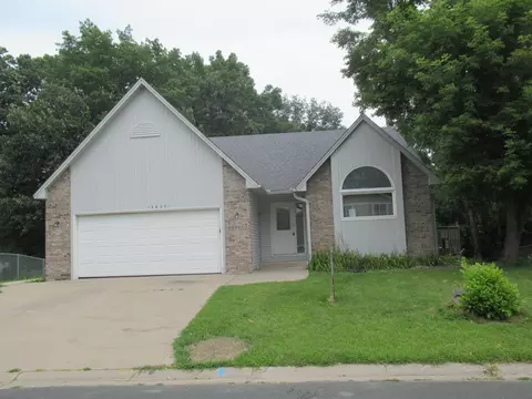 13437 Zarthan Ave S, Savage, MN 55378