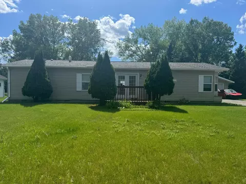 330 Maple Dr, Detroit Lakes, MN 56501