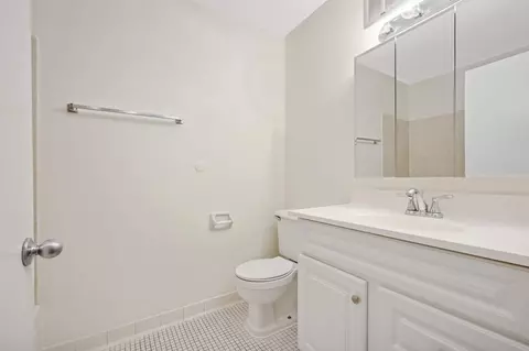 Bath - 4130 Rahn Rd #310, Eagan, MN 55122 photo 1 of 1