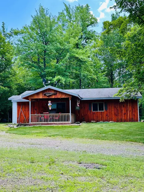1414 N East Shore Dr, Birchwood, WI 54817