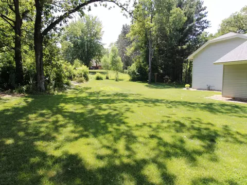 Exterior - 237 Plainview Dr, River Falls, WI 54022 photo 7 of 8