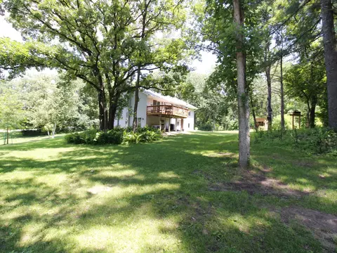 Exterior - 237 Plainview Dr, River Falls, WI 54022 photo 4 of 8