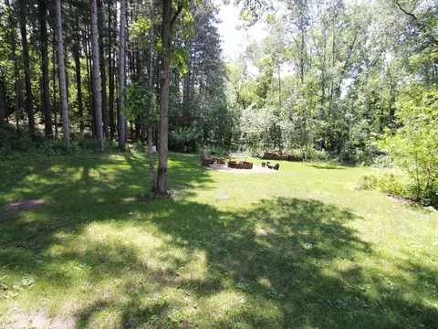 Exterior - 237 Plainview Dr, River Falls, WI 54022 photo 5 of 8