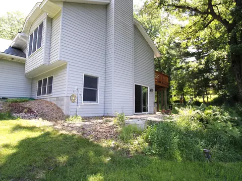 Exterior - 237 Plainview Dr, River Falls, WI 54022 photo 3 of 8