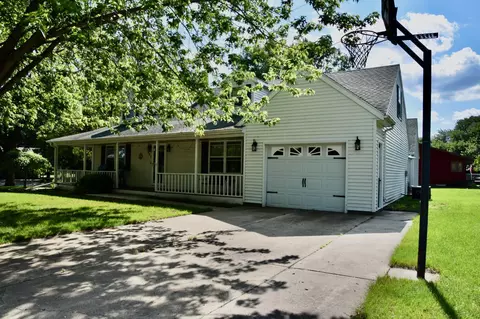 403 Walnut Dr, Sibley, IA 51249