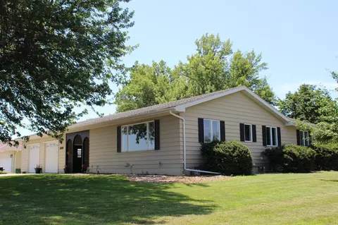 600 Venn St, Sherburn, MN 56171