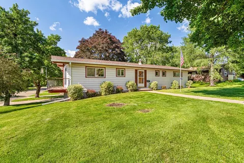 352 W Holly St, Owatonna, MN 55060