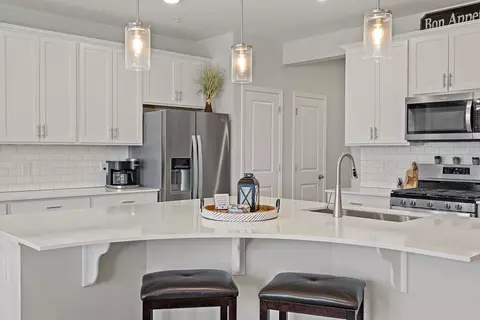 4884 Avery Ct, Eagan, MN 55123