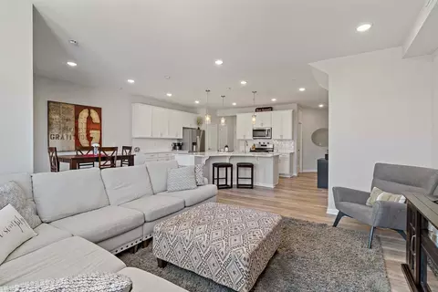 4884 Avery Ct, Eagan, MN 55123 photo 8