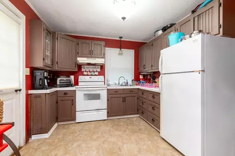 Kitchen - 817 6th Ave NE, Brainerd, MN 56401 photo 1 of 1