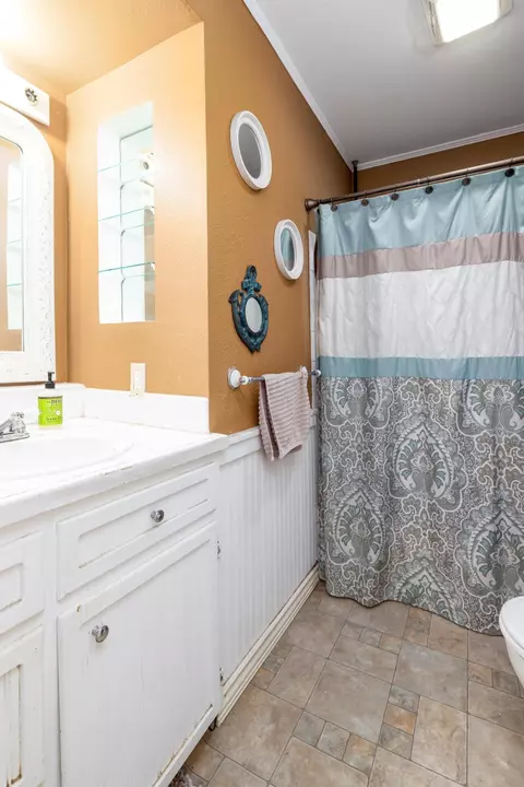 Bath - 817 6th Ave NE, Brainerd, MN 56401 photo 1 of 1