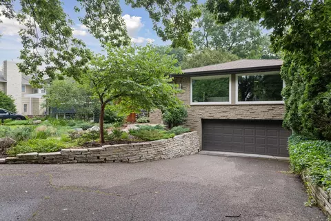700 Mississippi River Blvd S, Saint Paul, MN 55116