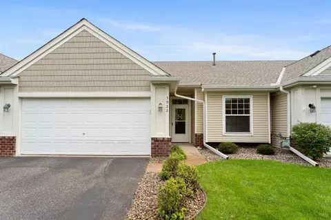 5922 Prairie Ridge Dr, Shoreview, MN 55126