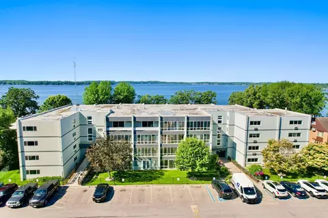 315 Park Lake Blvd #104, Detroit Lakes, MN 56501