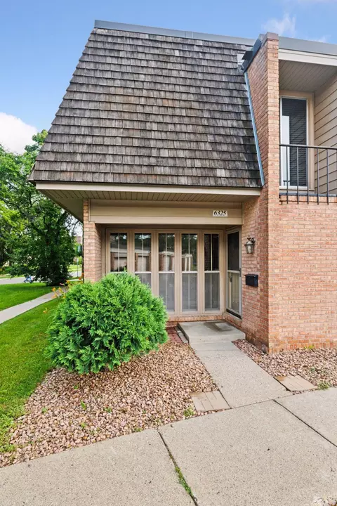 6325 Barrie Rd, Edina, MN 55435