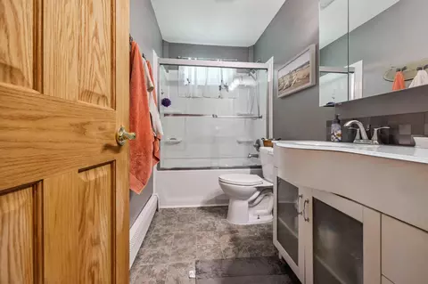 Bath - 4745 Patterson Trl, Brainerd, MN 56401 photo 2 of 3