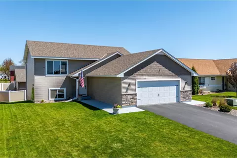 462 Marcella Ln, Somerset, WI 54025