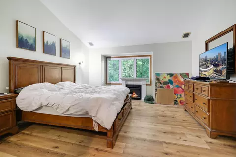 Bedroom - 655 Trails End Rd, Mound, MN 55364 photo 1 of 6