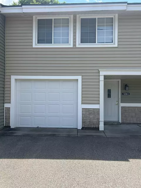 3261 Hill Ridge Dr, Eagan, MN 55121