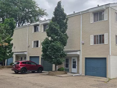 368 Dorland Rd S, Maplewood, MN 55119