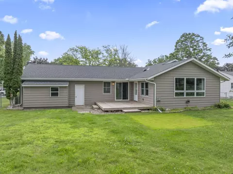 Exterior - 2100 10th St SW, Austin, MN 55912 photo 4 of 9