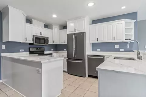 Kitchen - 2100 10th St SW, Austin, MN 55912 photo 1 of 4