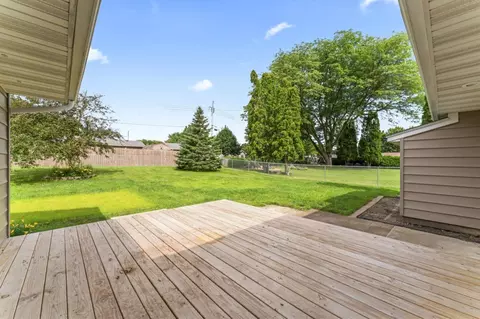 Exterior - 2100 10th St SW, Austin, MN 55912 photo 8 of 9