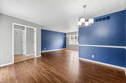 Living - 2100 10th St SW, Austin, MN 55912 photo 6 of 9