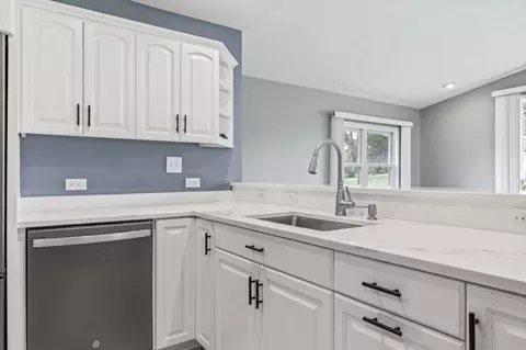 Kitchen - 2100 10th St SW, Austin, MN 55912 photo 3 of 4