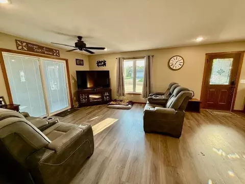 Living - 602 E Newburg Ave, Mabel, MN 55954 photo 1 of 2