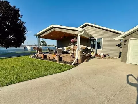 Exterior - 602 E Newburg Ave, Mabel, MN 55954 photo 2 of 4