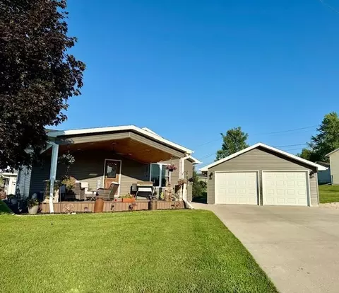 602 E Newburg Ave, Mabel, MN 55954