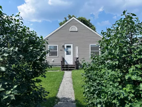 604 10th St, International Falls, MN 56649
