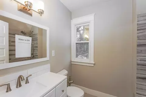 Bath - 2543 10th Ave S, Minneapolis, MN 55404 photo 1 of 2