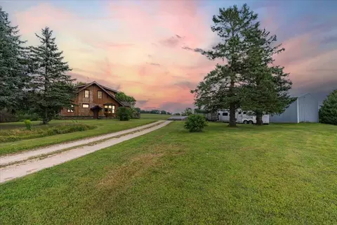 w5183 690th Avenue, Beldenville, WI 54003