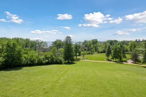 14 Nn Fox St, Wayzata, MN 55391