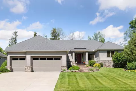 905 Bayside Ln, Mound, MN 55364