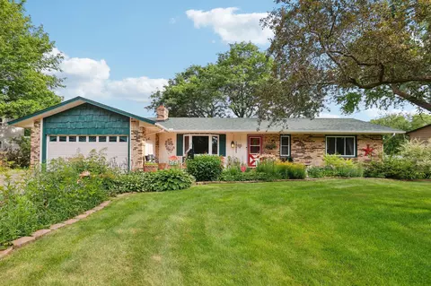 18025 28th Ave N, Plymouth, MN 55447