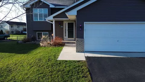 204 Quail Dr, Montrose, MN 55363
