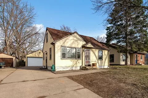 2074 Mcknight Rd N, North Saint Paul, MN 55109