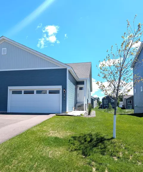 39765 Fallbrook Ave, North Branch, MN 55056